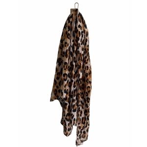 BOUTIQUE: Leopard Print Scarf